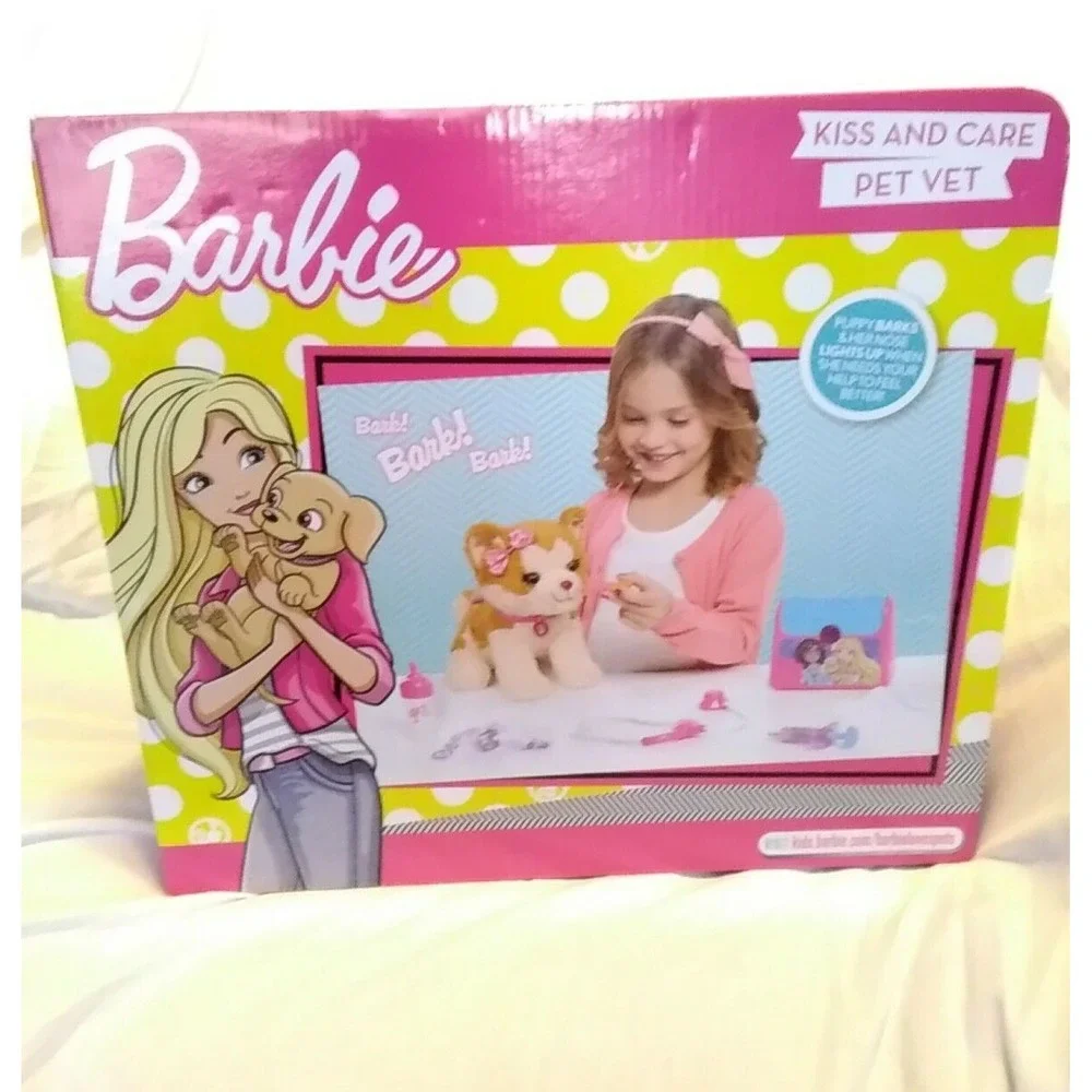 Barbie Kiss and Care Pet Vet Interactive Puppy Dog 8pc Doctor Kit Just Play NEW